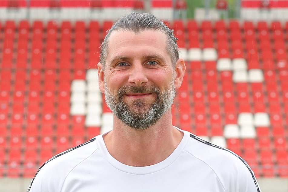 Sportdirektor Robin Lenk (41) fordert ab Montag Fokus auf Jena.
