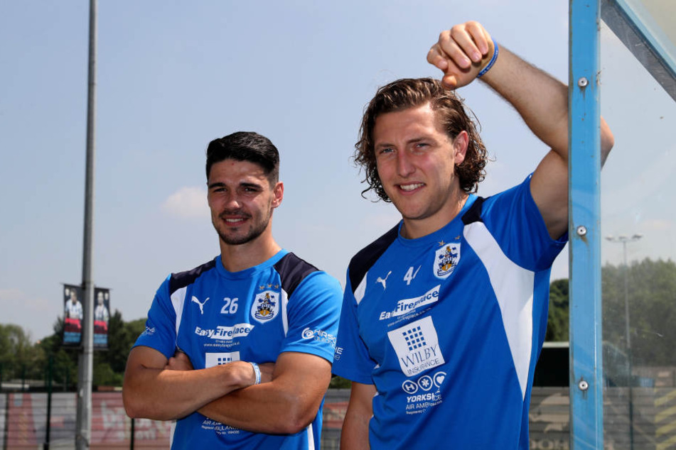 Deutsches Abwehrbollwerk von Huddersfield Town: Christopher Schindler (l.)
und Ex-Dynamo Michael Hefele.