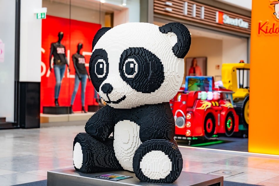 Die großen LEGO-Skulpturen werden ab dem 11. September im Allee-Center ausgestellt.
