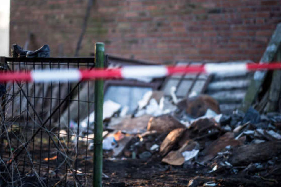 Drei Männer haben die beiden Angeklagten brutal ermordet.