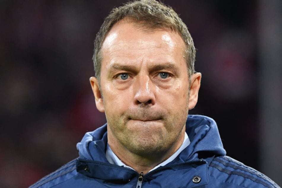 Hansi Flick muss gegen den SC Paderborn in der Defensive ungewohnte Wege gehen.