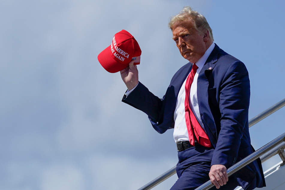 Da war der Abschied auch schon wieder gekommen: Donald Trump (74) gab am Mittwoch das Ende seines Internet-Blogs an.