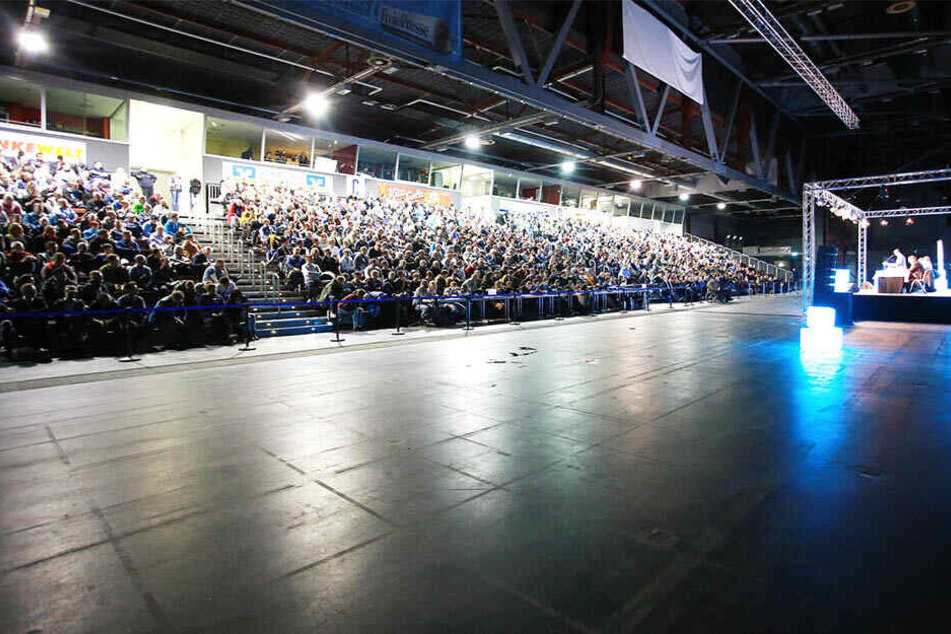 Die Mitgliederversammlung des Chemnitzer FC soll am 19. August in der Messe Chemnitz stattfinden und dürfte wieder sehr gut besucht sein. Schließlich geht es um wichtige Entscheidungen für den Verein.