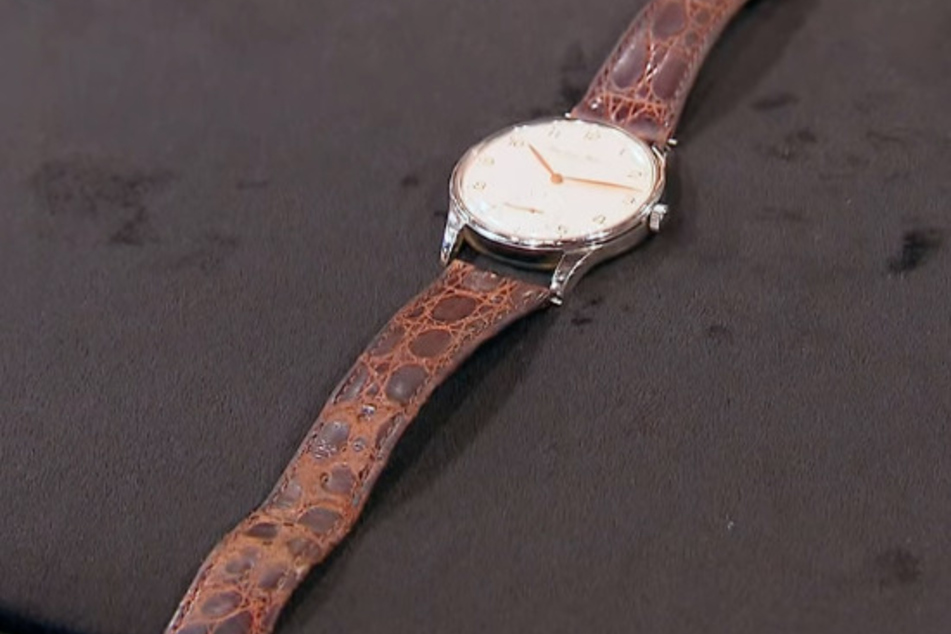 Am Ende konnte die Uhr für 5000 Euro verkauft werden.