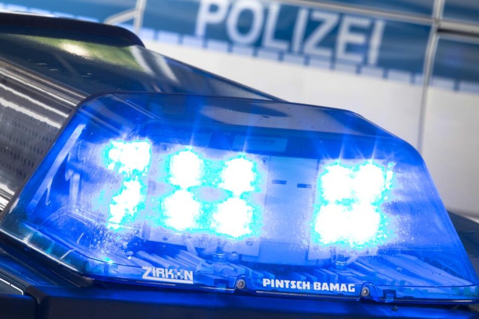 Als die Polizei eintraf, fand sie den Einbrecher schlafend vor. (Symbolbild)