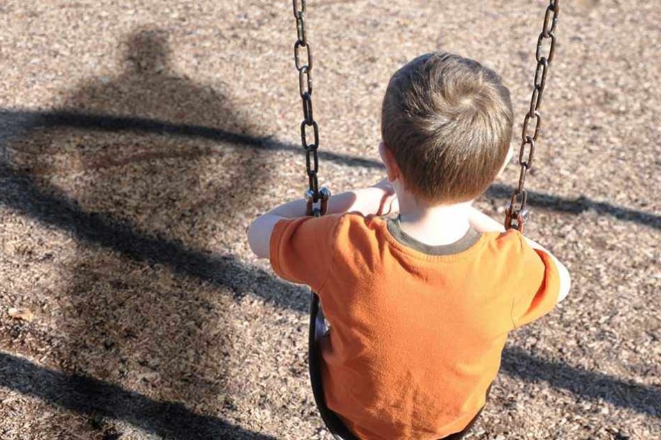 An zwei Grundschulen und einer Kita in Friedenau wurden in den vergangenen Wochen Kinder von einem Unbekannten angesprochen und mit Süßigkeiten und Welpen gelockt.