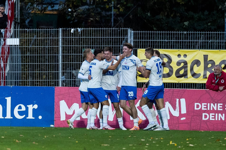 Hansa Rostock kann doch noch auswärts jubeln.