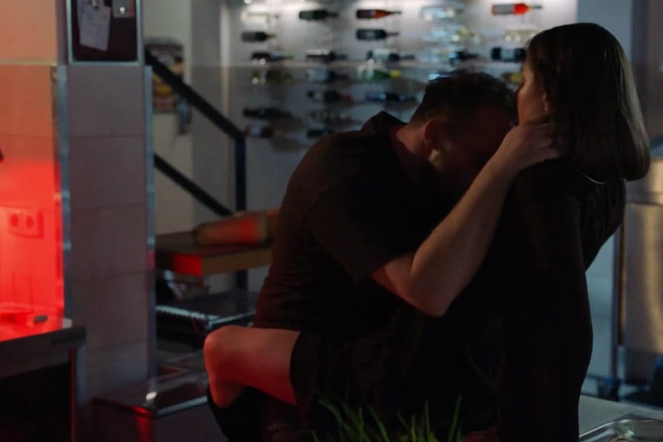 Also doch: Erik und Matilda haben Sex.