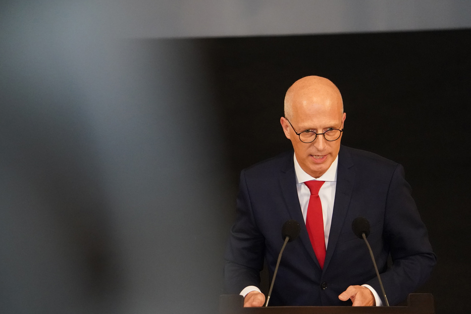 Peter Tschentscher (SPD), Erster Bürgermeister und Präsident des Senats der Freien und Hansestadt Hamburg, spricht in der Hamburgischen Bürgerschaft. (Archivfoto)