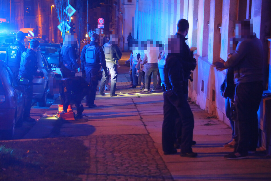 Polizeieinsatz auf dem Chemnitzer Sonnenberg: In der Zietenstraße schlugen mehrere Männer aufeinander ein.