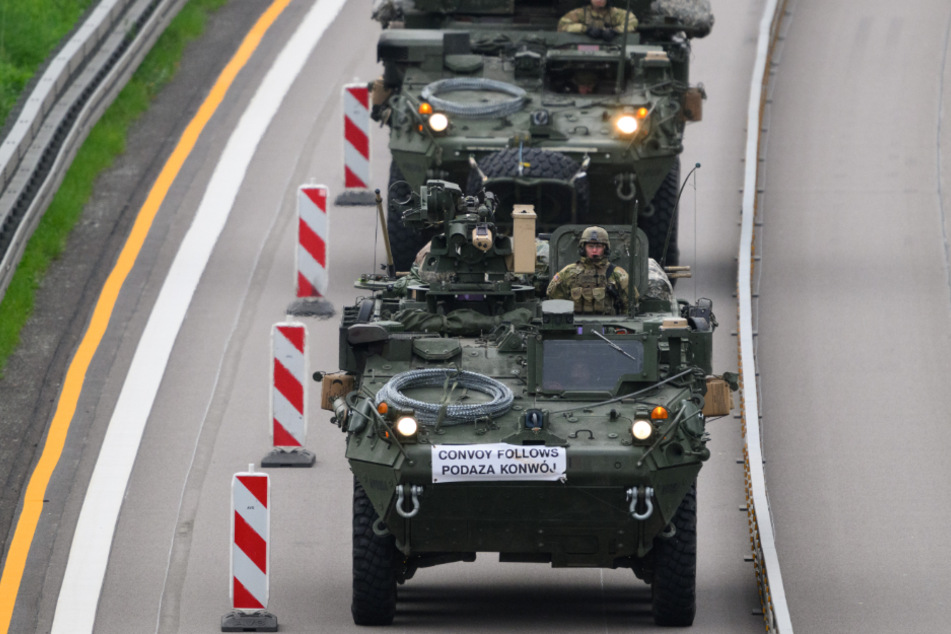 Der Militär-Konvoi wollte auf die Autobahn auffahren, als es zu dem Zusammenstoß kam. (Symbolbild)