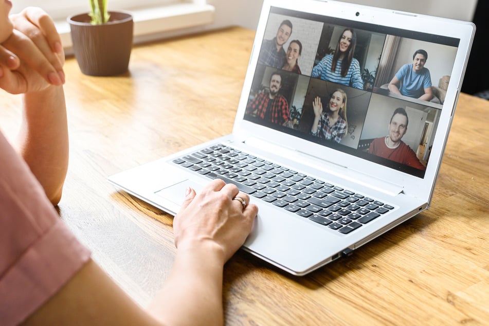 Abscheuliche Aussage aus Kontext gerissen? Professorin nach Zoom-Panne in Kritik