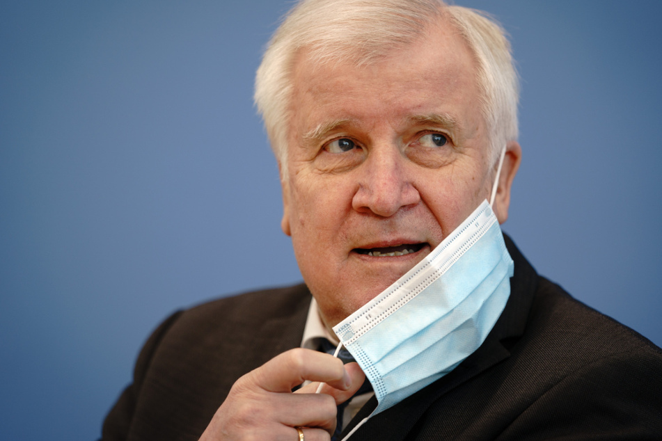 Horst Seehofer (71, CSU) hat den salafistischen Verein Ansaar International verboten.