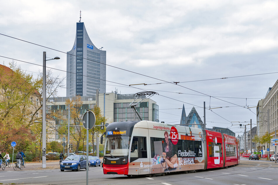 Der verschwundene Vierjährige wurde schließlich ein einer Straßenbahn entdeckt. (Symbolbild)