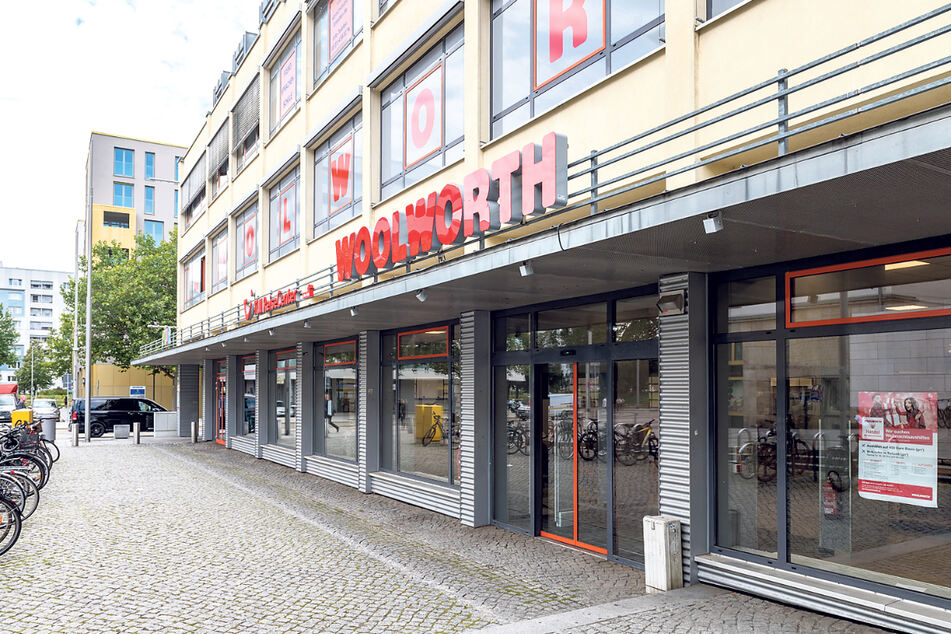 In die ehemalige Pfennigpfeiffer-Filiale an der Wallstraße zieht Woolworth ein.