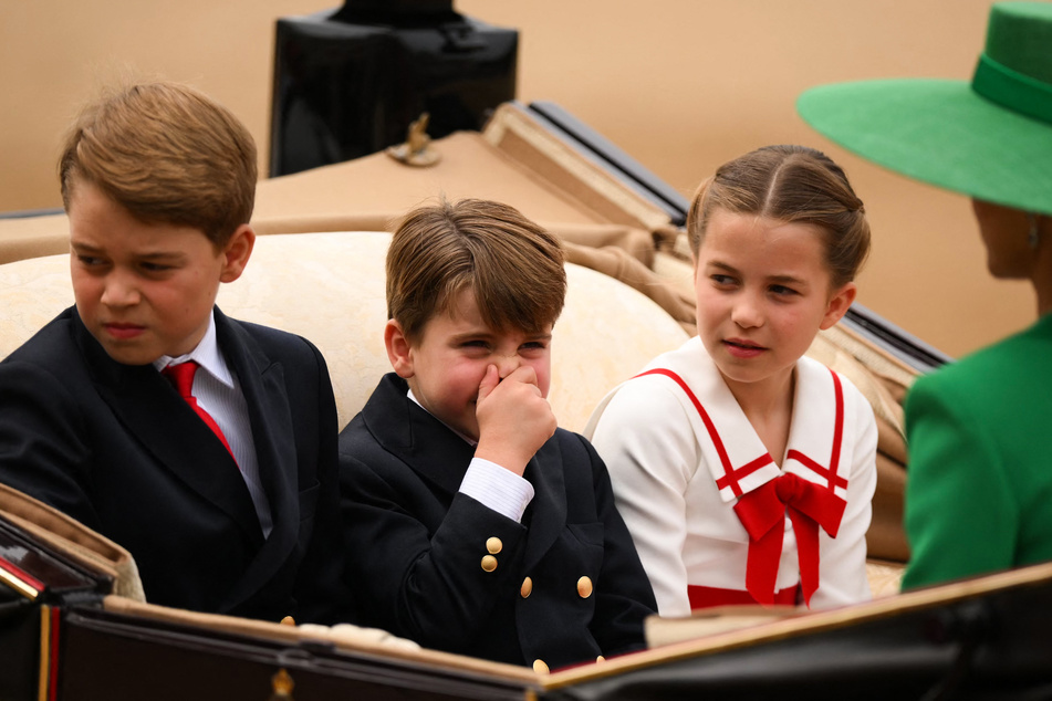 Am Ende des (Schul-)Tages sind die Kinder von Prinzessin Kate und Prinz William auch "nur" Mitschüler und Freunde ihrer Klassenkameraden.