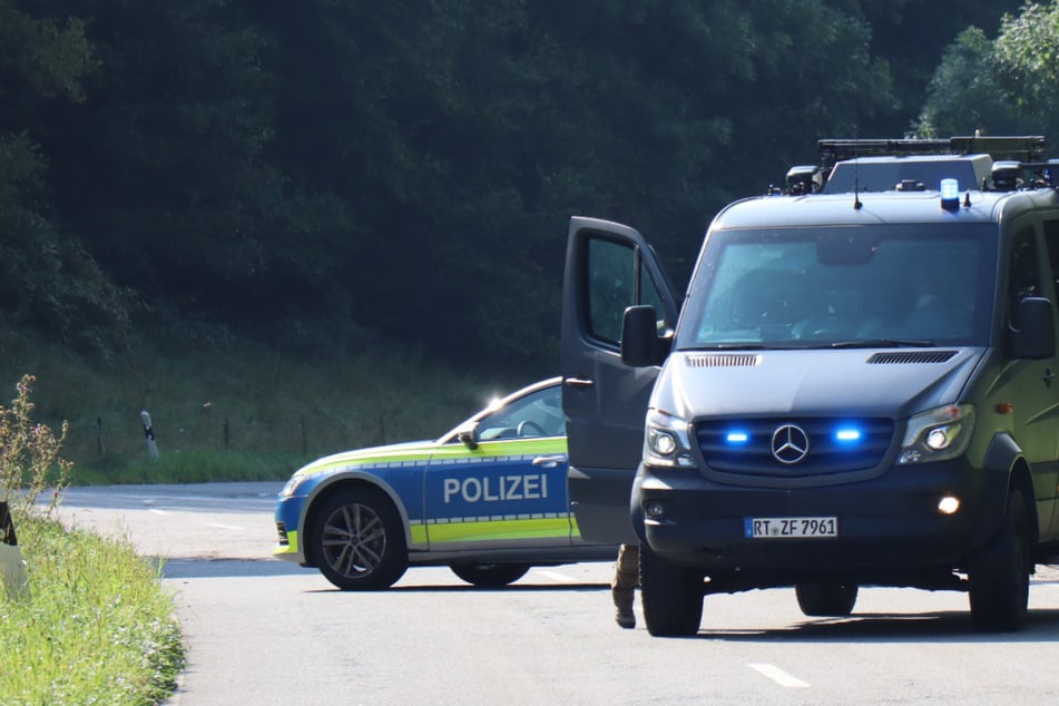 Nach Schuss auf Polizistin: Spezialkräfte finden Leiche in Wohnhaus