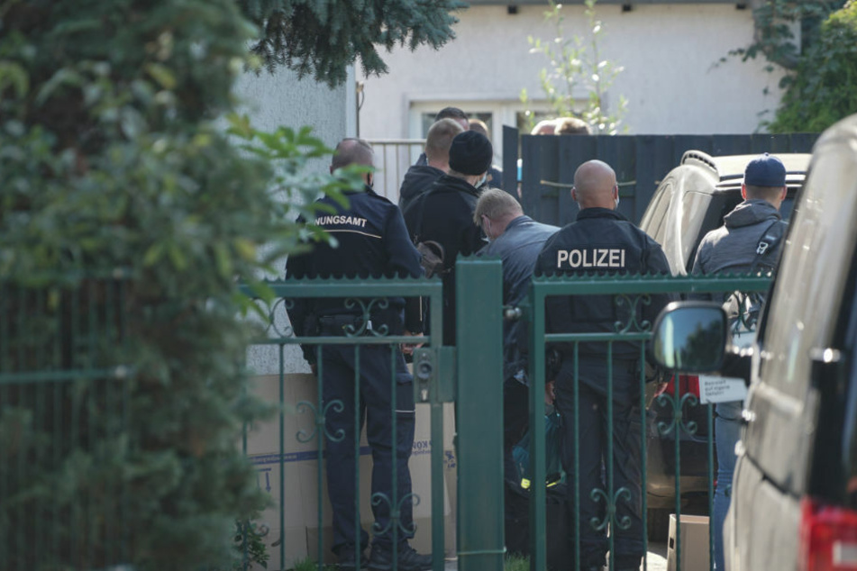Razzia in Neubrandenburg: Extremismusverdacht bei einem Soldaten