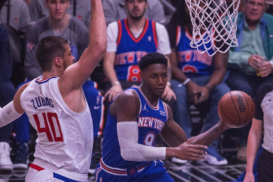 R.J. Barrett helped the Knicks snap a seven-game skid against the Clippers.