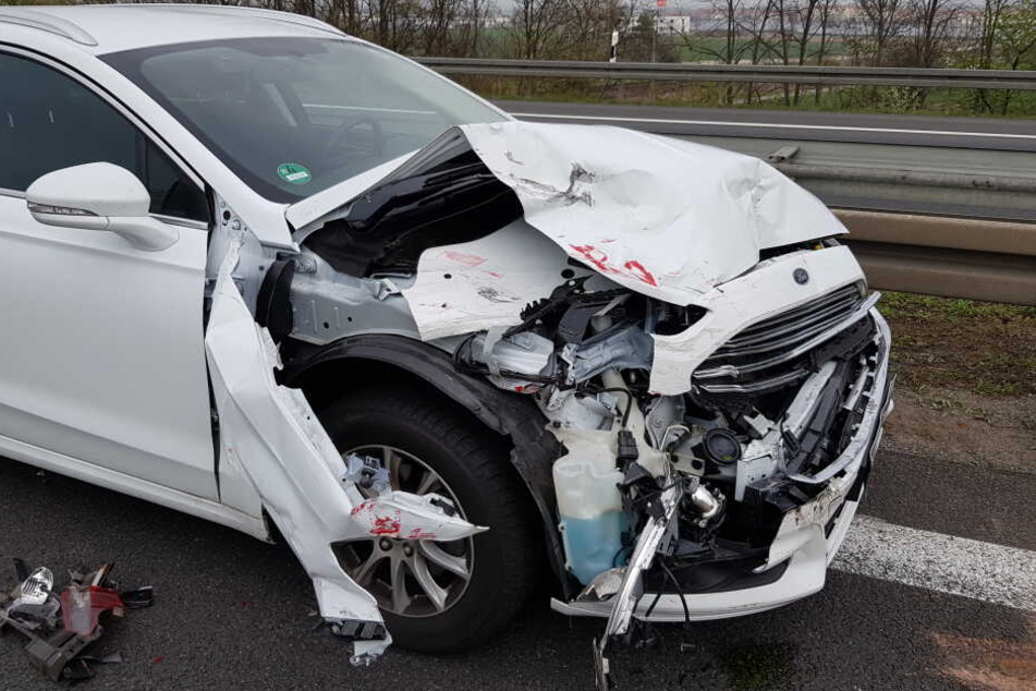 Die A14 musste zwischen Kleinpösna und dem Dreieck Parthenaue auf eine Spur verengt werden. Es kommt zu erheblichen Verspätungen.
