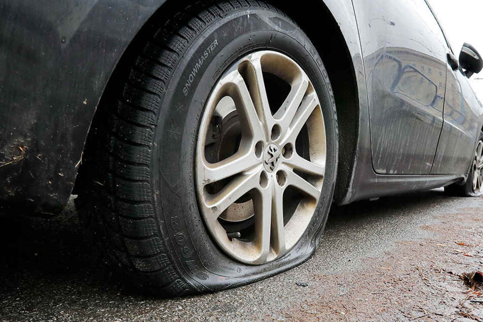 530 Autos legte der Reifenstecher tiefer. Hier ein Fall aus der Annenstraße.