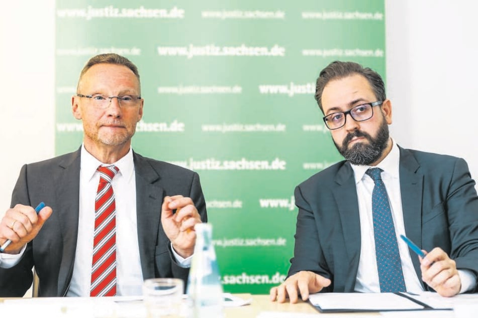 Der leitende Oberstaatsanwalt Klaus Rövekamp (58, l.) und Justizminister Sebastian Gemkow (40) stellten gestern die neuen Strukturen der Staatsanwaltschaft Dresden vor.