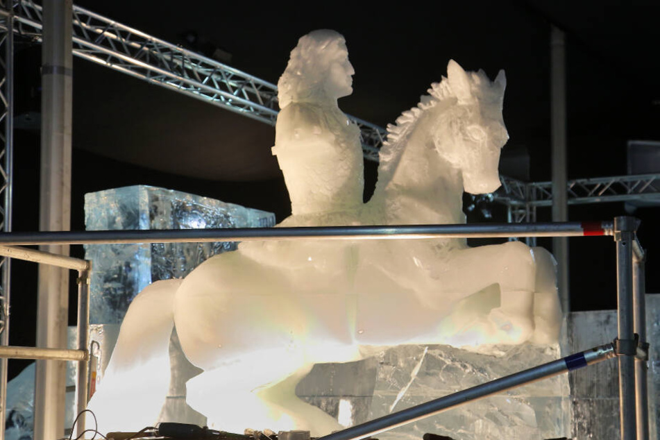 Eine Hommage an Dresden: August der Starke hoch zu Ross in den "Eiswelten".