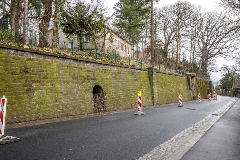 Die Stützmauer an der Schillingstraße soll bis Juni dieses Jahres in Ordnung gebracht werden.