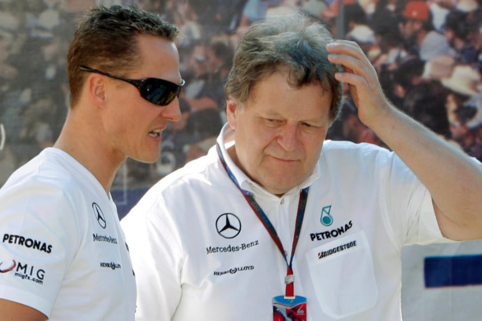 März 2010: Haug zusammen mit Michael Schumacher (links). Der Rekordchampion fuhr von 2010 bis 2012 für Mercedes.
