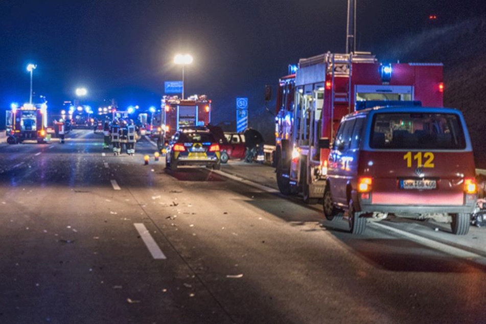 Bei dem Unfall wurden sieben Menschen verletzt.
