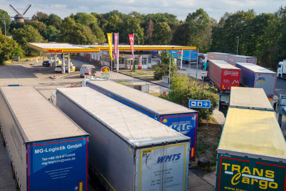 Häufig finden Lkw-Fahrer keinen Stellplatz.