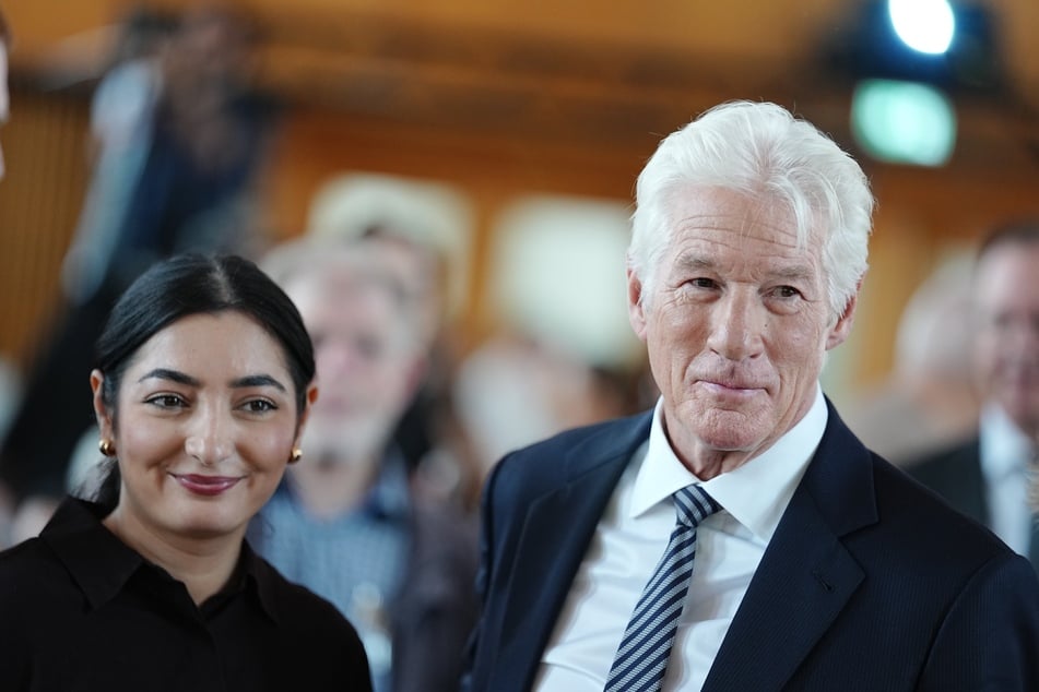 Richard Gere teilt gegen Trump aus: Hollywood-Star in Berlin auf besonderer Mission