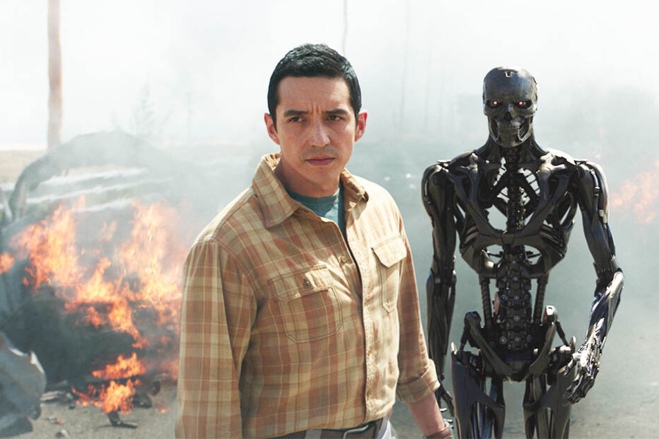 Der neue Terminator Rev-9 (Gabriel Luna) hat bemerkenswerte Fähigkeiten, die ihn zum brutalsten Gegenspieler der gesamten Reihe machen!
