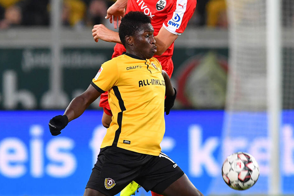 Moussa Koné (vorn) im Hinspiel gegen den SV Sandhausen.