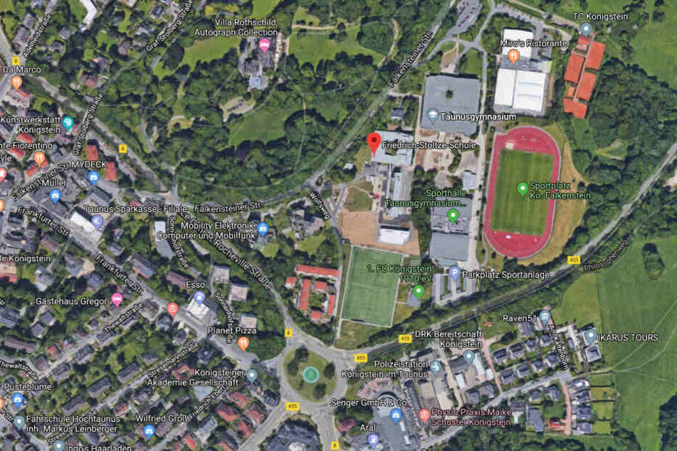 Wegen des Vorfalls kam es zu einem größeren Einsatz von Polizei und Rettungskräften an der Friedrich-Stoltze-Schule in Königstein (Taunus)