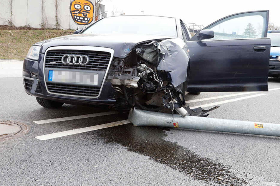 Die Fahrerin des Audi wurde bei dem Unfall verletzt.