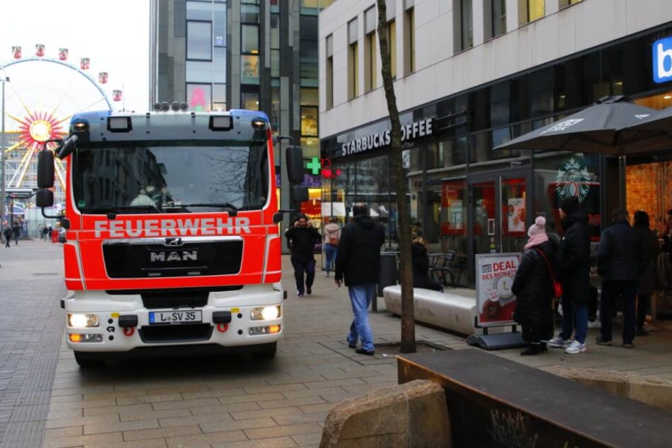ABC-Alarm in einer Leipziger Starbucks-Filiale.