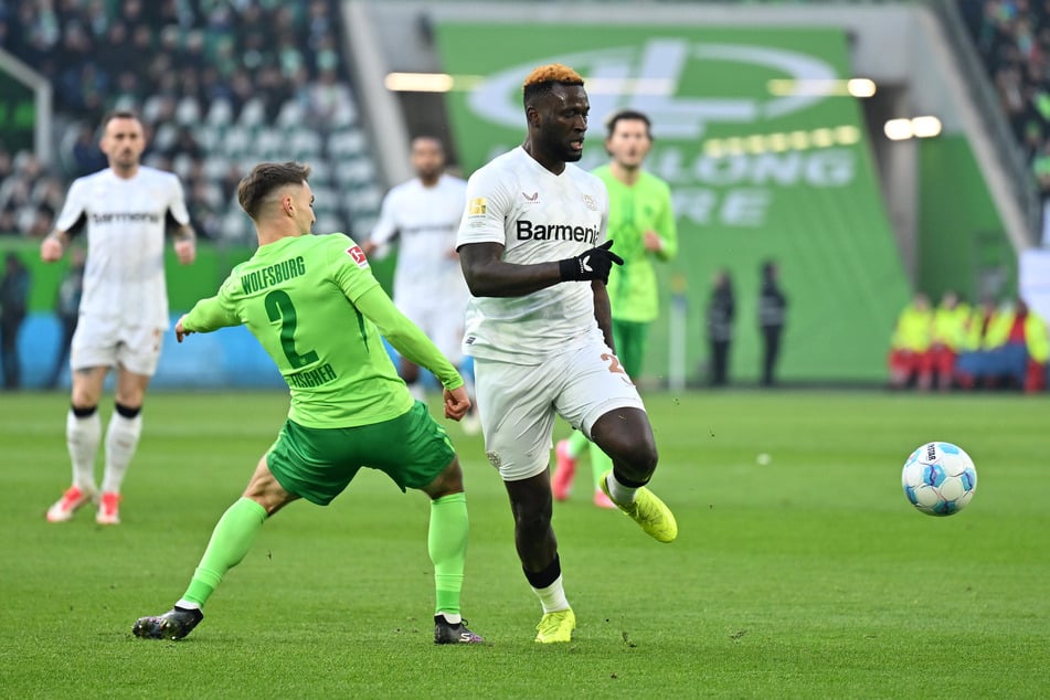 Victor Boniface (24, r.) steht angeblich bei Newcastle United aus der Premier League auf dem Zettel.