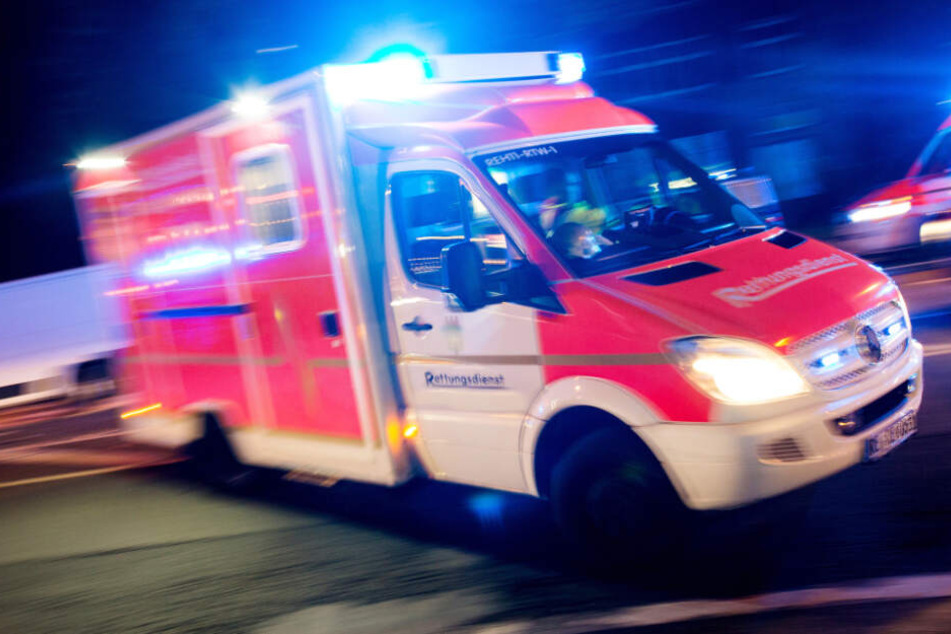 Auch Rettungsdienste werden immer wieder Opfer von Gewalt. (Symbolbild)
