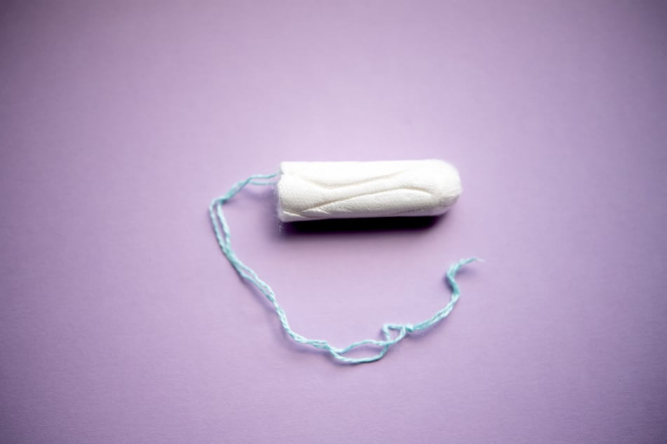 Ein Tampon hatte sich lange im Körper der Frau befunden. (Symbolfoto)