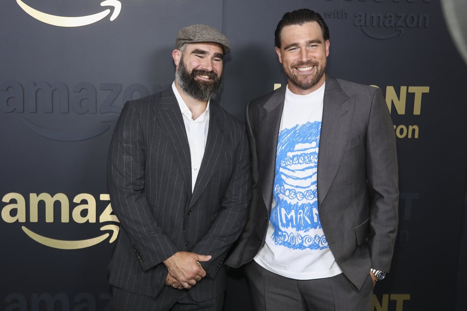 Die Geschwister Jason Kelce (38, l.) und Travis Kelce (36) spielten jahrelang in der NFL. Während der 38-Jährige seine Karriere bereits beendet hat, ist sein Bruder weiterhin aktiv.