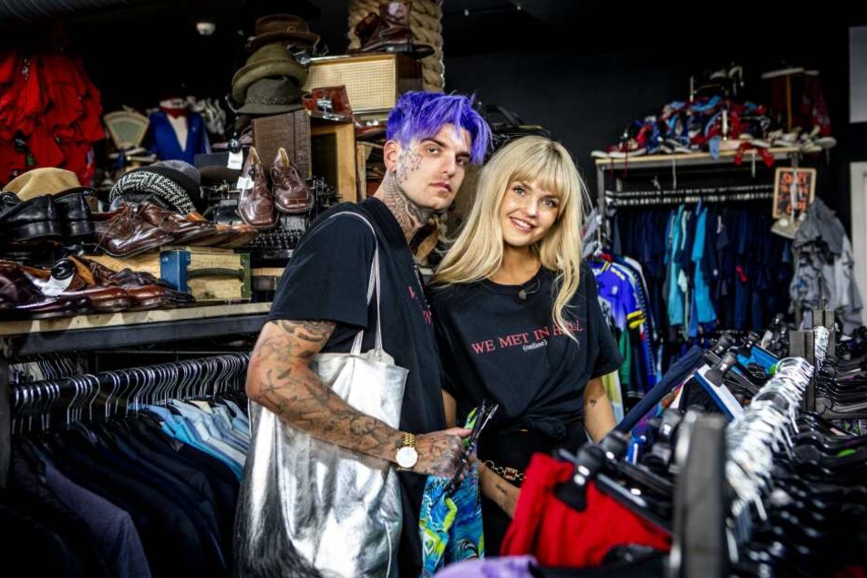 Bonnie Strange (33) und Boris Alexander Stein (32) beim Shoppen in Berlin.