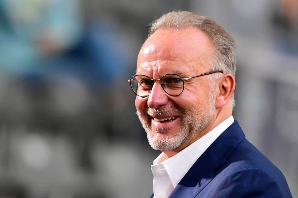 Karl-Heinz Rummenigge (64), Vorstandsvorsitzender des FC Bayern München, bekennt sich zu seinem Spitzenspieler Robert Lewandowski.