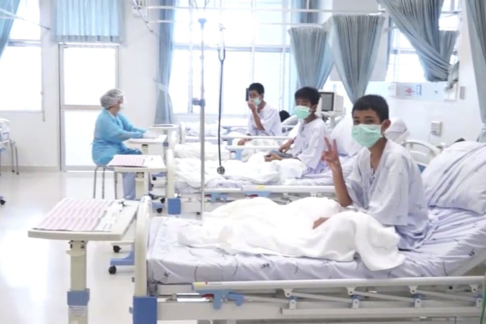 Die zwölf geretteten Jungs aus Thailand erholen sich derzeit im Krankenhaus.
