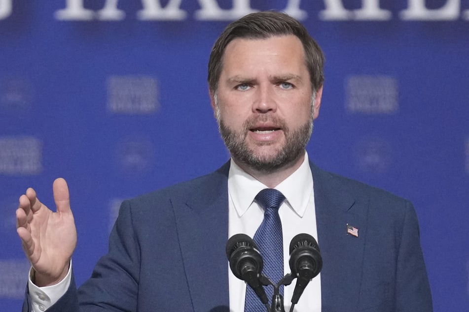 JD Vance's Secret Service agent is being investigated over alleged leaks to the media.