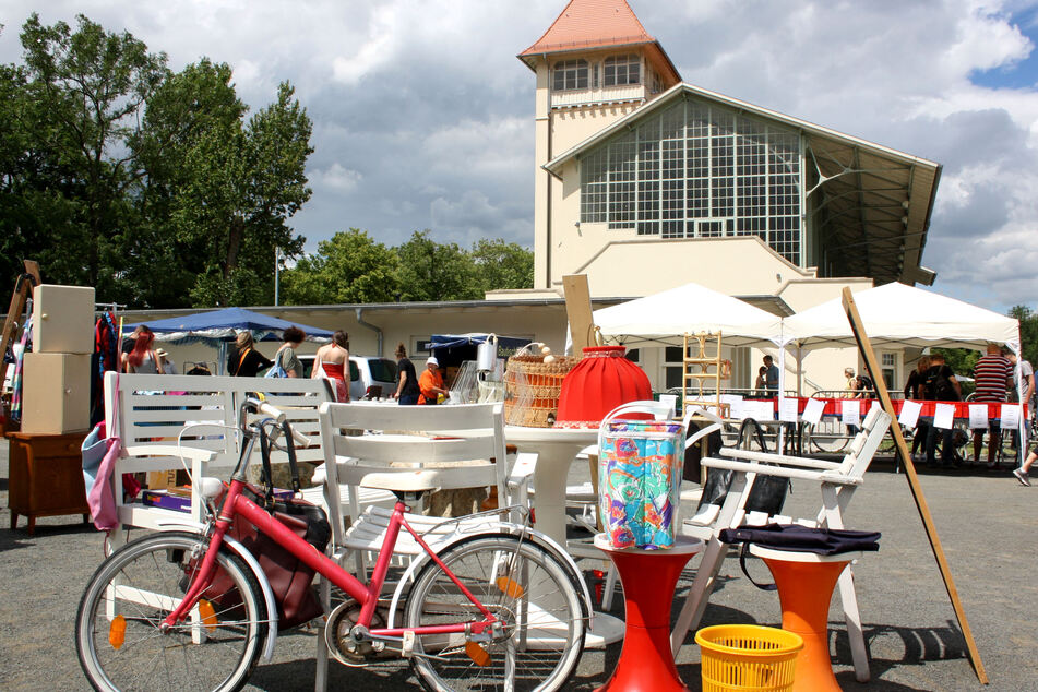 Am Wochenende findet der Flohmarkt auf der Pferderennbahn zum vorletzten Mal in diesem Jahr statt.