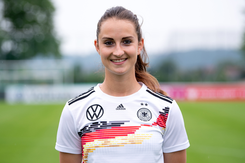 WM-Abschlusstrainingslager des DFB-Teams. Sara Däbritz beim Fototermin.