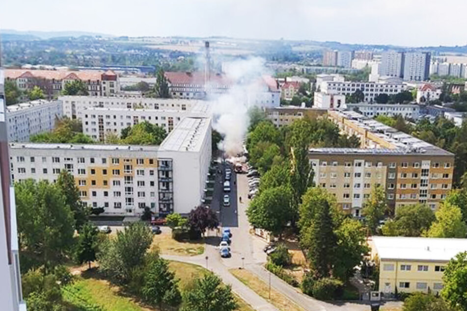 Der aufsteigende Rauch war weithin in der Stadt sichtbar.