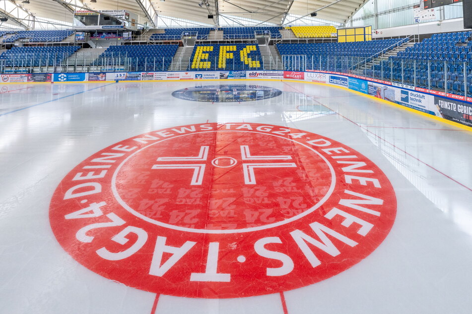 In der Chemnitzer Eissporthalle kann man auch in der Vorsaison schon wieder eislaufen.
