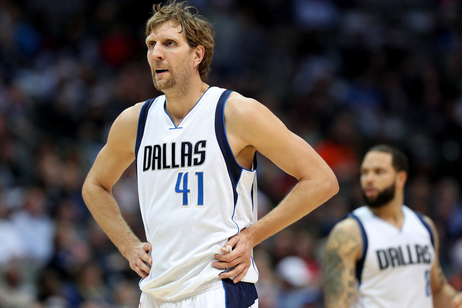 Luka Doncic (25) trat in Dallas das Erbe von Dirk Nowitzki (heute 46) an, doch die Ära des Slowenen endete nun abrupt.